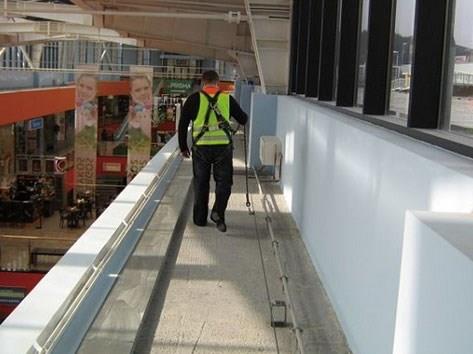 墙侧防坠落水平生命线